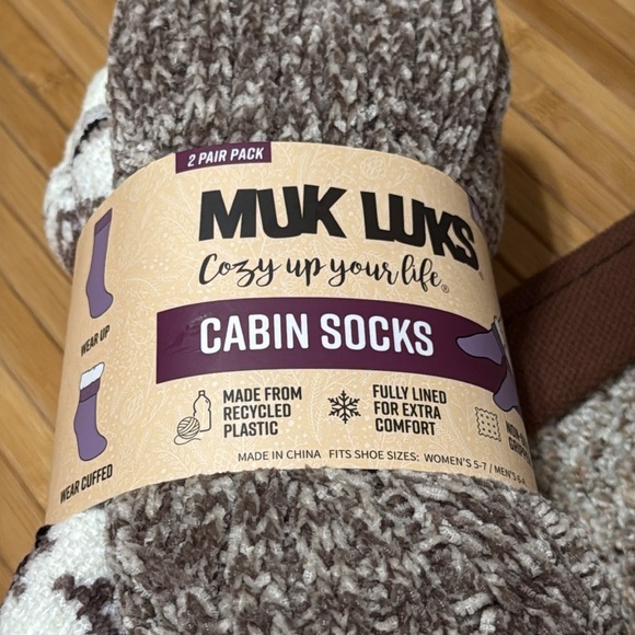 Muk Luks Cozy Cabin Socks - Cream and Brown - Picture 2 of 3